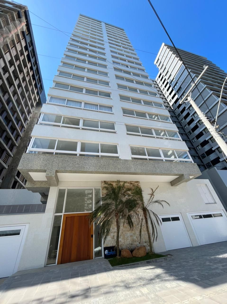 Apartamento com 3 dormitórios em Torres, no bairro Praia Grande à venda